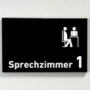 Praxisschild Acrylglas / Folienaufkleber Sprechzimmer 1-9 mit Piktogramm zum Kleben