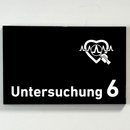 Praxisschild Acrylglas / Folienaufkleber Untersuchung 1-9 mit Piktogramm Arzt zum Kleben