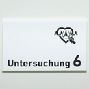 Praxisschild Acrylglas / Folienaufkleber Untersuchung 1-9 mit Piktogramm Arzt zum Kleben