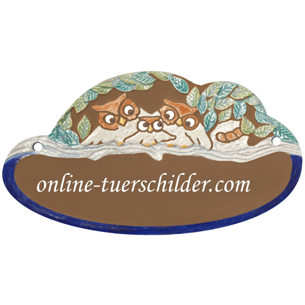 Türschild aus Keramik Eulenkind zwischen Euleneltern personalisiert Braun