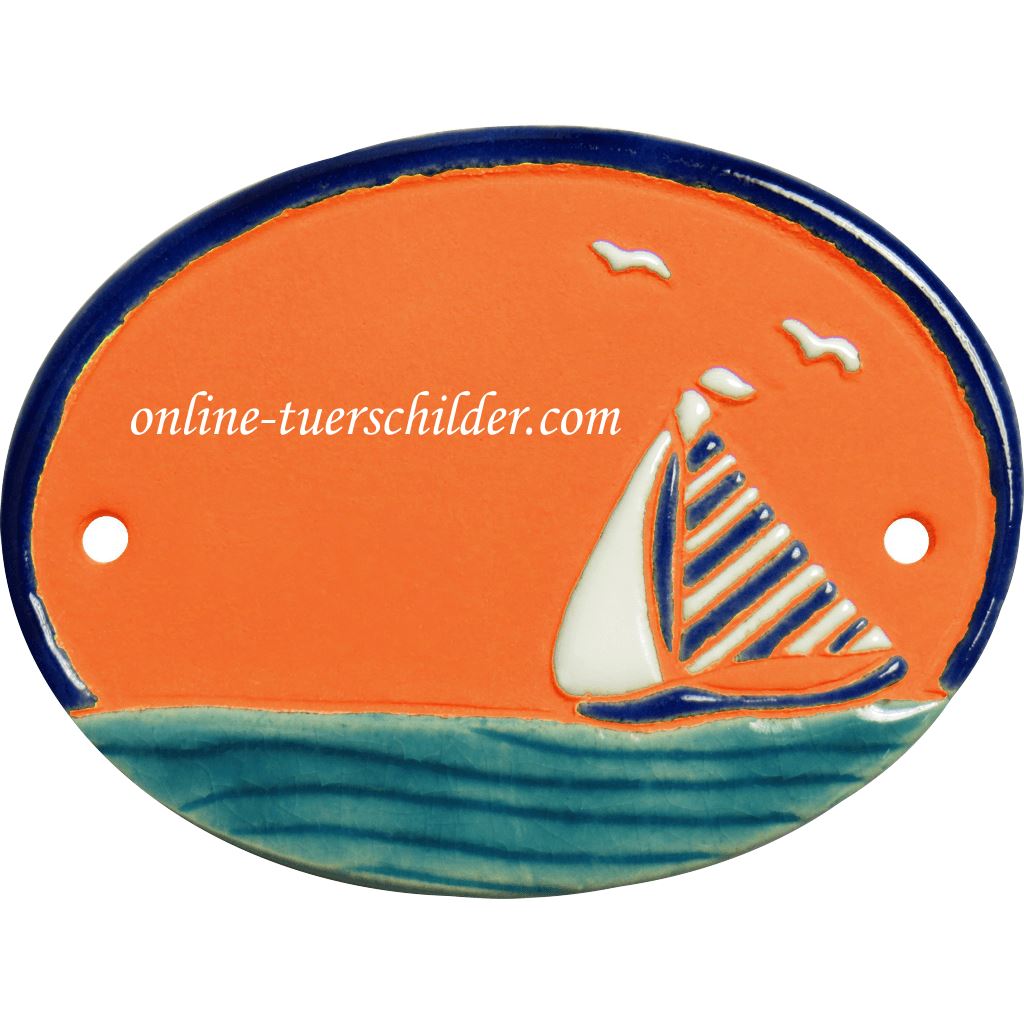 Türschild aus Keramik Segelboot auf Wasser, Möwen personalisiert Terracotta