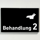 BEHANDLUNG 1-9 Zahnarzt-Praxisschild-Acrylglas-Folienaufkleber in 130 x 200 mm zum Kleben