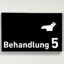BEHANDLUNG 1-9 Zahnarzt-Praxisschild-Acrylglas-Folienaufkleber in 130 x 200 mm zum Kleben