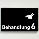 Praxisschild Acrylglas / Folienaufkleber Behandlung 1-9 Zahnarzt zum Kleben