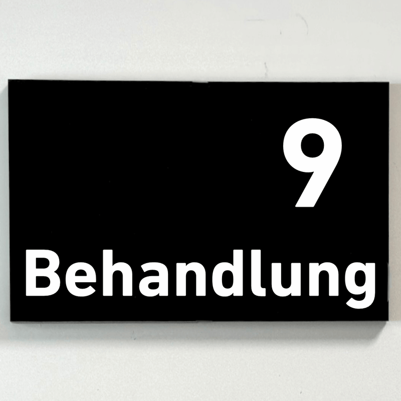 Praxisschild Acrylglas / Folienaufkleber Behandlung 1-9 zum Kleben