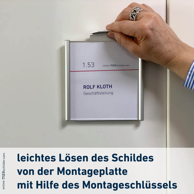 Montageschlüssel zum Lösen des Schildes von der Montageplatte