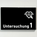 Untersuchung 1-9 mit-Piktogramm-Arzt-Praxisschild-Acrylglas-Folienaufkleber  in 130 x 200 mm zum Kleben-Praxisschilder