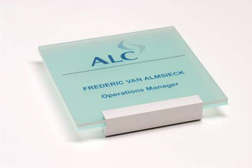 Türschilder Lübeck für Ihr Büro - mit Scheiben aus Acrylglas in verschiedenen Farben 17