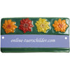 Familienschild aus Keramik Blüten mit grünem Rand Größe 16,5 x 8,5 cm (BxH) personalisiert