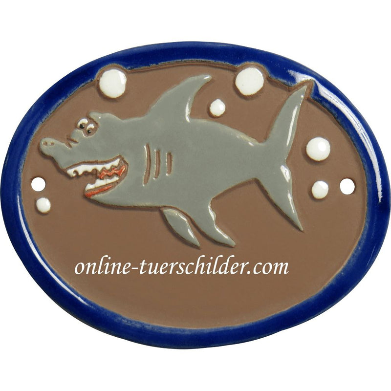 Türschild aus Keramik lachender Hai personalisiert Türschild Keramik Ein lachender Hai Braun 